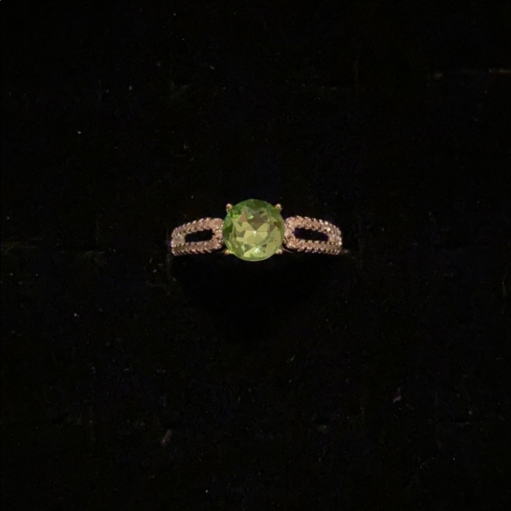 Pale green ring